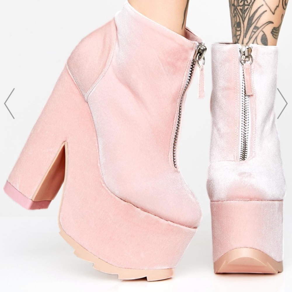 💗Sweet Velvet Nightmare Platform Boots💗